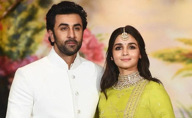 Viral: Alia Bhatt And Ranbir Kapoor Spotted Together Amid Lockdown