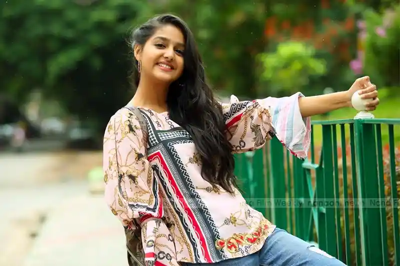 Cute Mallu Actress Anaswara Rajan