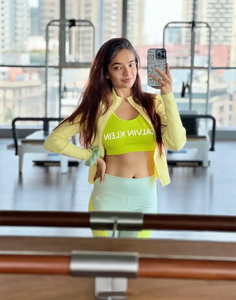Anushka Sen Hot Photos in Gym Wear 