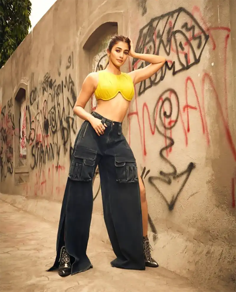 Pooja Hegde Hot Pics in Jeans and Crop Top