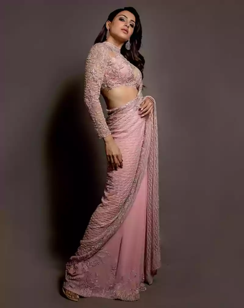 Samantha looking in saree