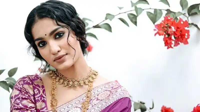  Mallu Actress Saniya Iyappan