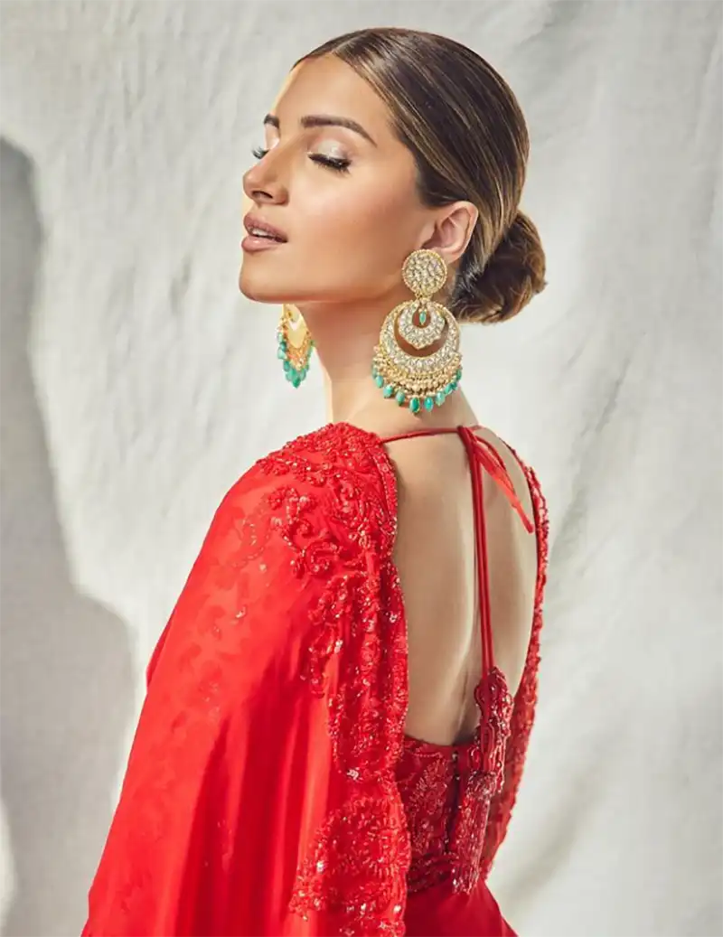 Tara Sutaria Trending Pose in Red Saree