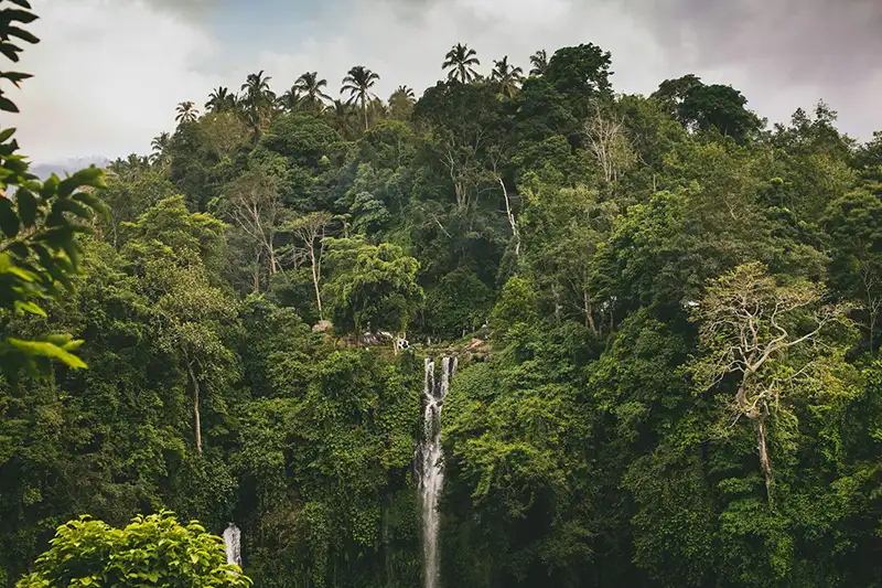 sekumpu lwaterfall