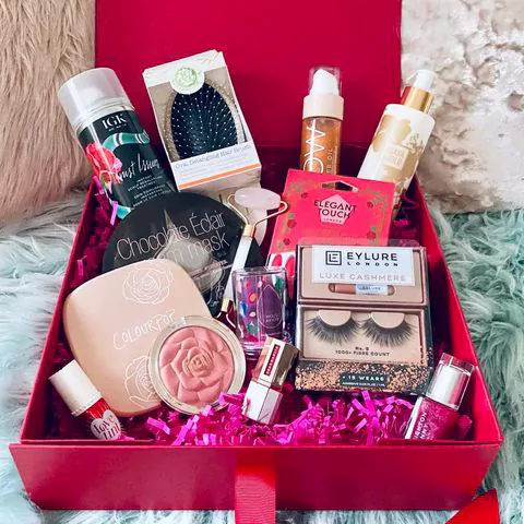 Makeup Gift Hamper