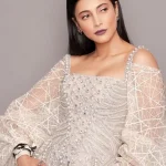 Bold and Hot Shruti Haasan in White Dress