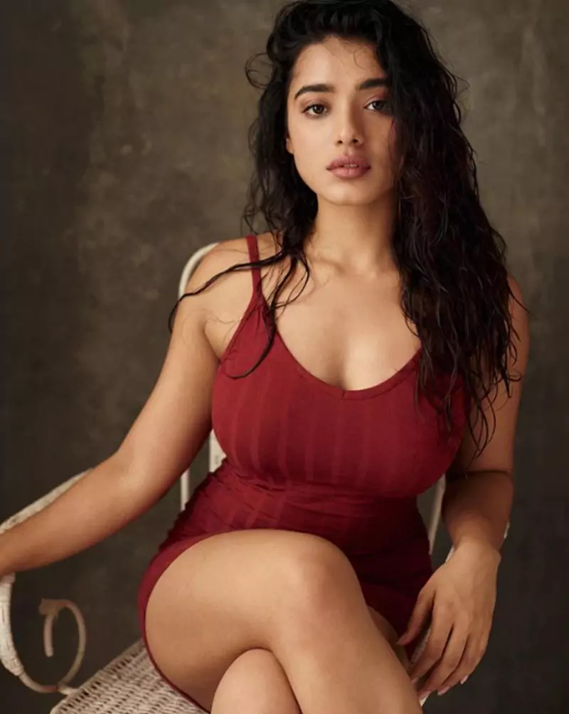 Ketika Sharma Hot and Sexy Pic in Red Attire 