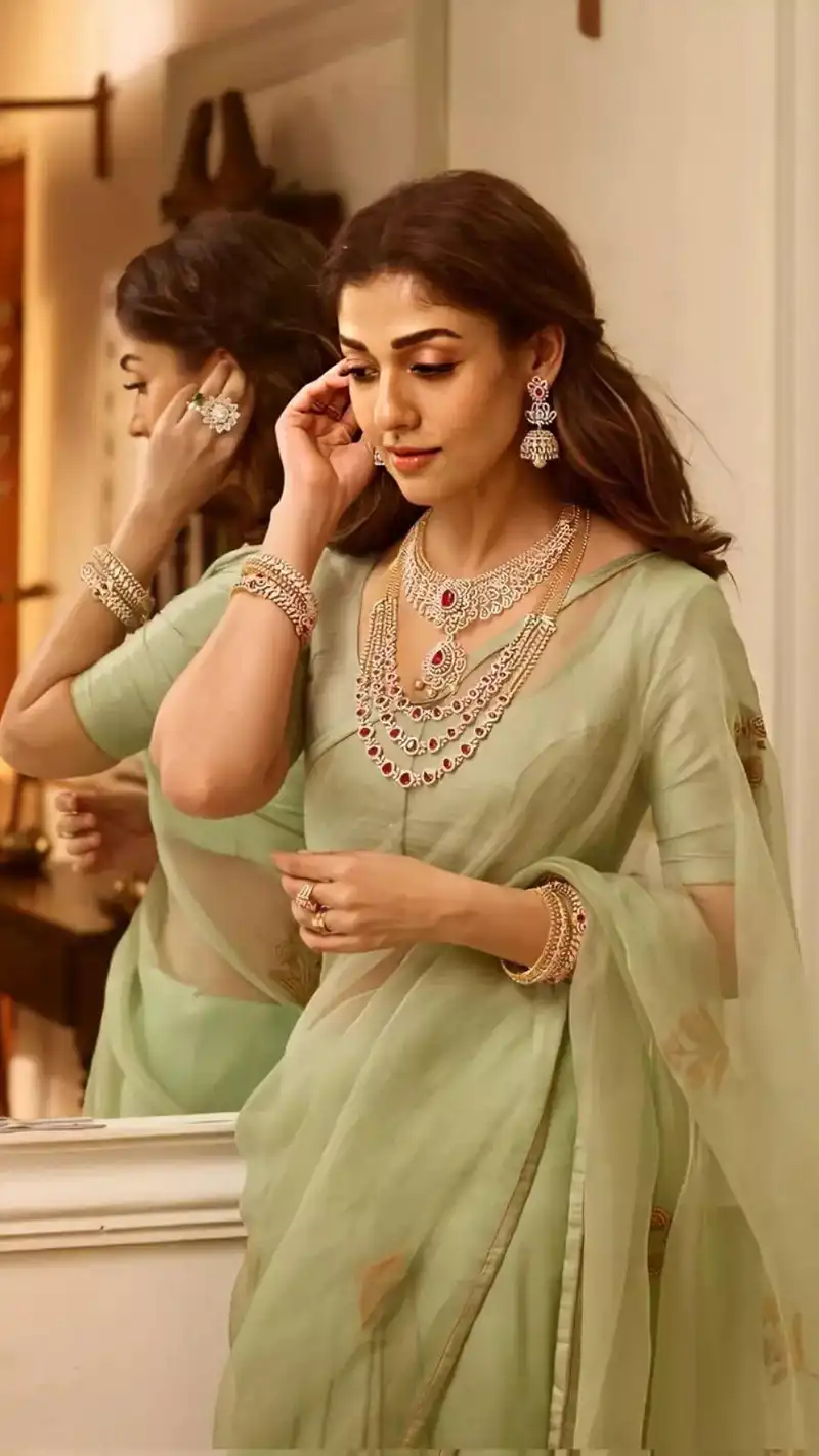 Nayanthara Images in Traditional Wear
