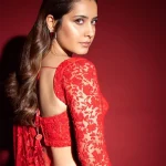 Rashi Khanna Hot Photos in Saree