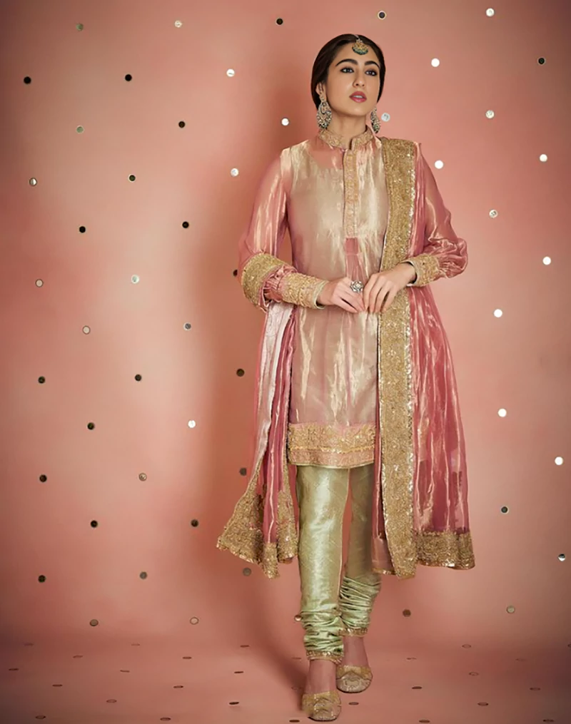 Sara Ali Khan Photos in Traditional Wear