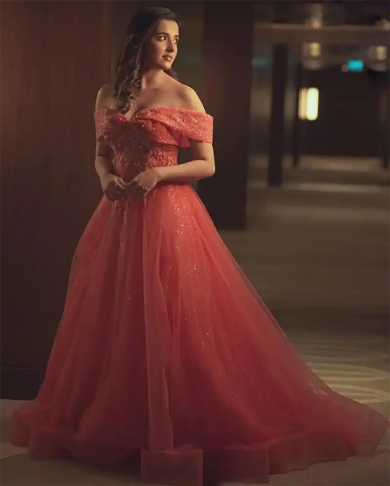 Shirley Setia Fairy Look in Off-Shoulder Gown