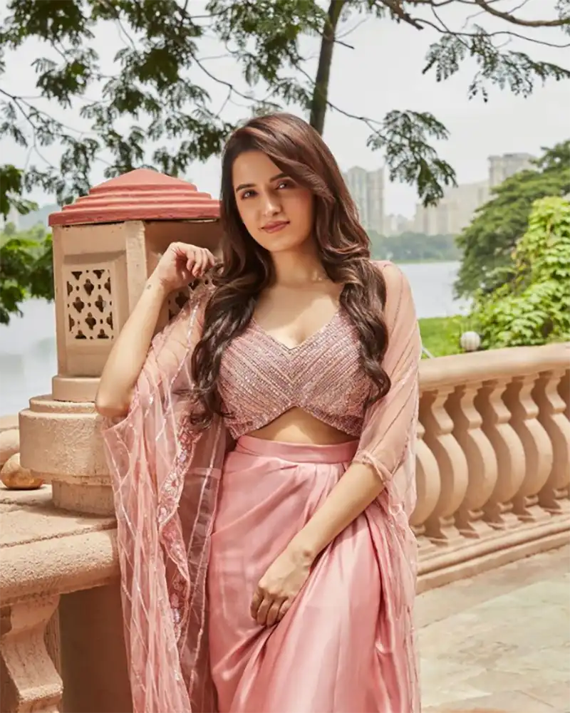 Shirley Setia Images in Pink Attire