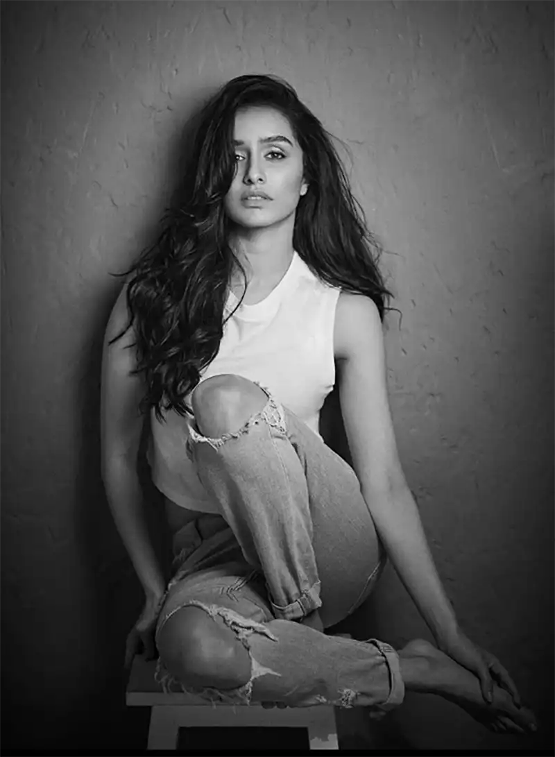 Shraddha Kapoor Hot Images in Damaged Jeans