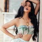 Shruti Haasan Photos in Off Shoulder Top